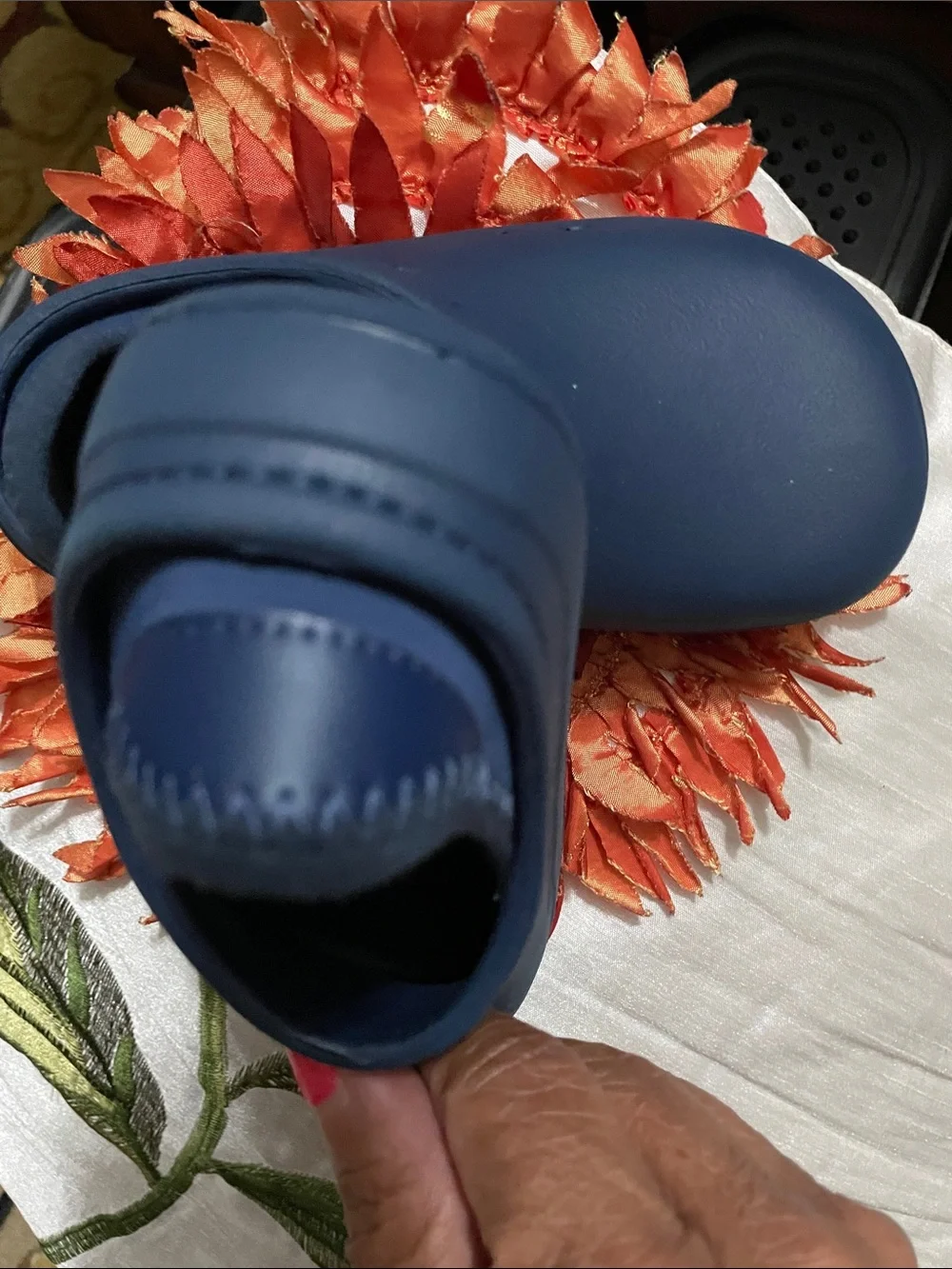 Cat & Jack like new Navy clogs toddler size 8
